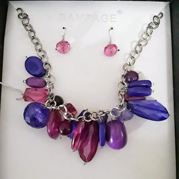 🛒3 for $15 Sale!! RAMPAGE Lavenders and Purples Necklace & Earring Set - Picture 1 of 4